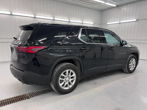 Used 2023 Chevrolet Traverse LS FWD image 3