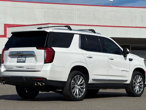 Used 2022 GMC Yukon Denali AWD/4WD image 2