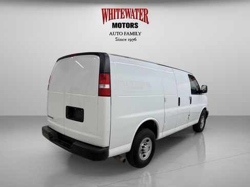 Used 2019 Chevrolet Express 3500 w/ Driver Convenience Package image 4