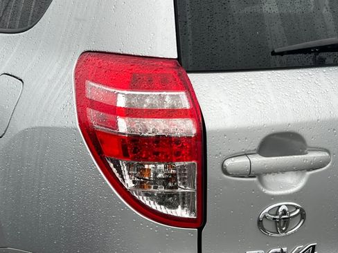 Used 2011 Toyota RAV4 2WD w/ Base L4 Extra Value Pkg image 14