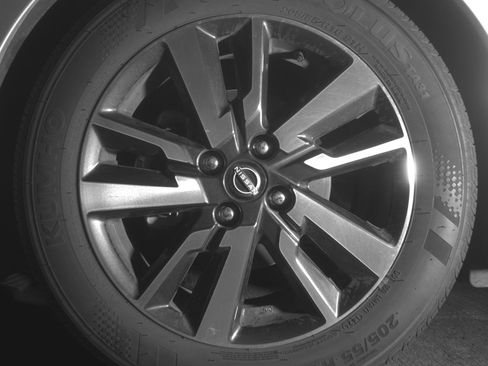 Used 2025 Nissan Versa SV image 12