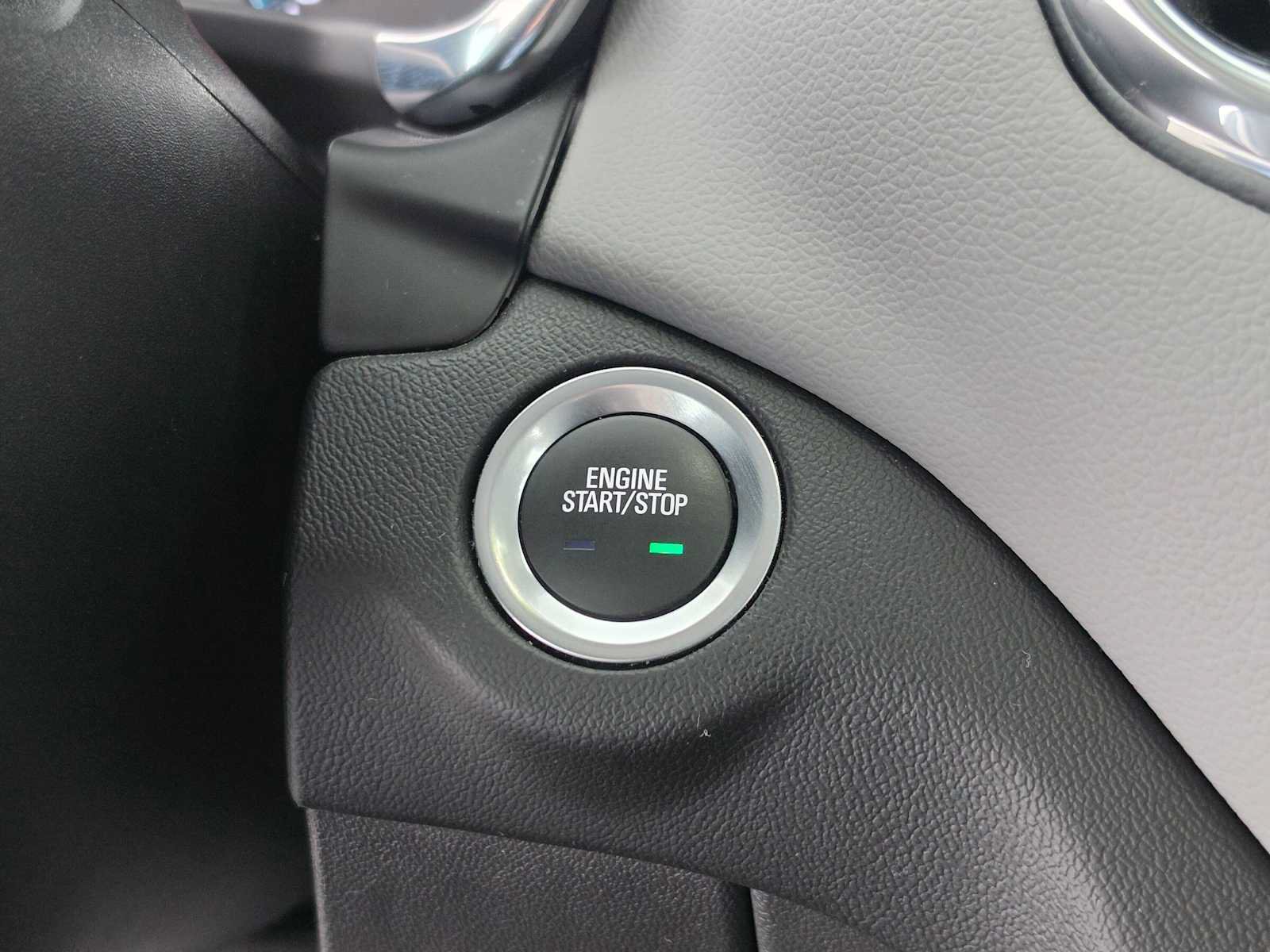 Used 2023 Chevrolet Equinox LS FWD image 32