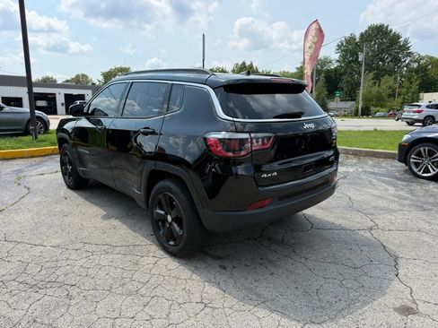 Used 2018 Jeep Compass Latitude w/ Popular Equipment Group AWD/4WD image 3