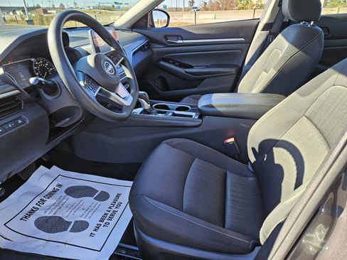 Used 2023 Nissan Altima 2.5 SV image 7