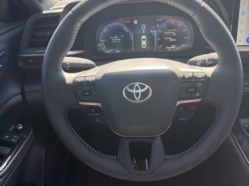 Used 2026 Toyota Crown Limited image 6