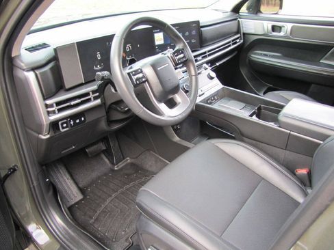 Used 2025 Hyundai Santa Fe SEL FWD image 22