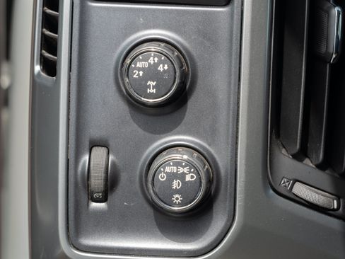 Used 2015 Chevrolet Silverado 1500 LTZ AWD/4WD image 11