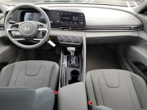 New 2026 Hyundai Elantra SE FWD image 12