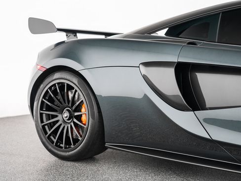 Used 2020 McLaren 620R RWD image 38