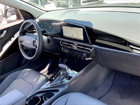 New 2025 Kia Niro EX image 10
