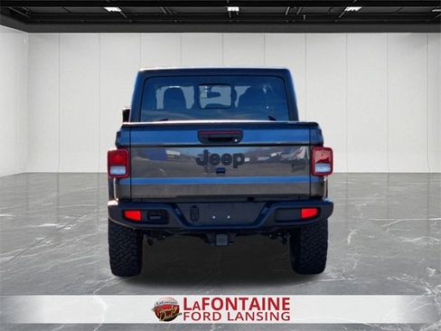 Used 2021 Jeep Gladiator Willys image 4