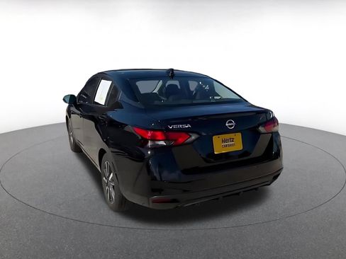 Used 2025 Nissan Versa SV FWD image 10