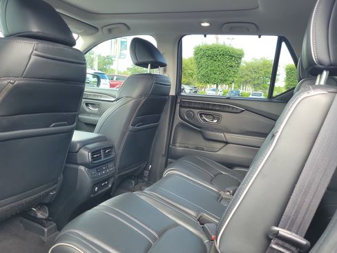 Used 2023 Honda Pilot Elite image 18