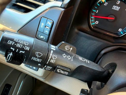 Used 2017 Chevrolet Tahoe LT w/ LT Signature Package AWD/4WD image 26