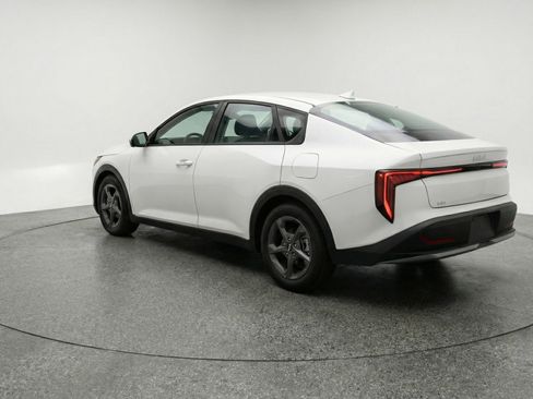 Used 2025 Kia K4 FWD image 5
