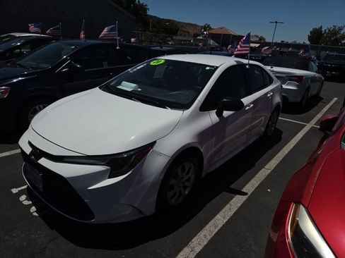 Used 2020 Toyota Corolla LE w/ Carpet Mat Package (TMS) FWD image 1