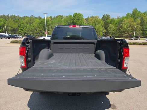 Used 2024 RAM 2500 Big Horn w/ Sport Appearance Package image 9