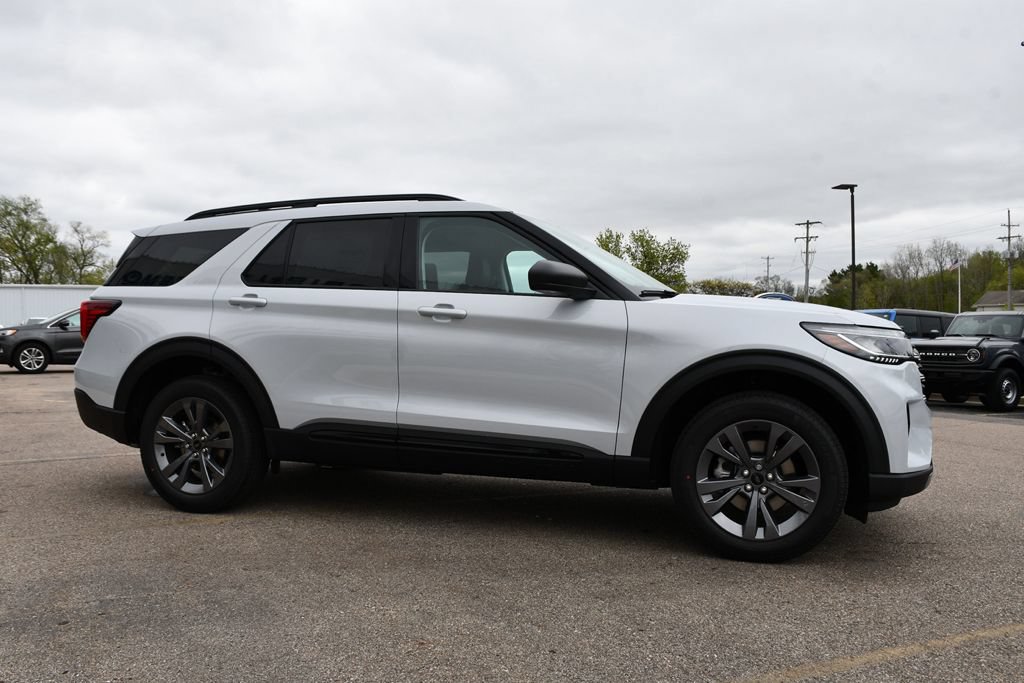 Used 2026 Ford Explorer Active w/ Active Comfort Package AWD/4WD image 8