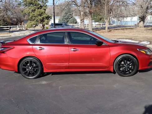 Used 2017 Nissan Altima 2.5 SR w/ Midnight Edition Package image 3