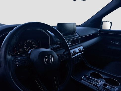 Used 2025 Honda Pilot Sport image 9