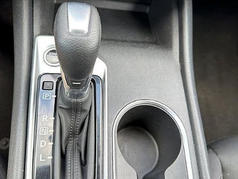 Used 2022 Nissan Altima 2.5 SV FWD image 14