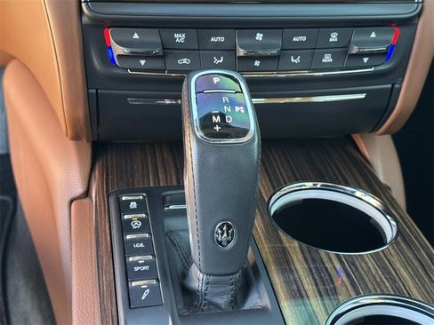 Used 2019 Maserati Quattroporte S image 15