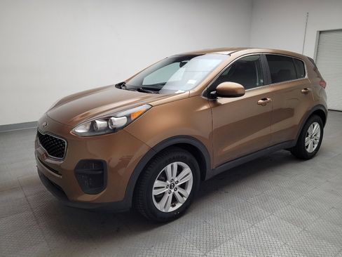 Used 2017 Kia Sportage LX image 2