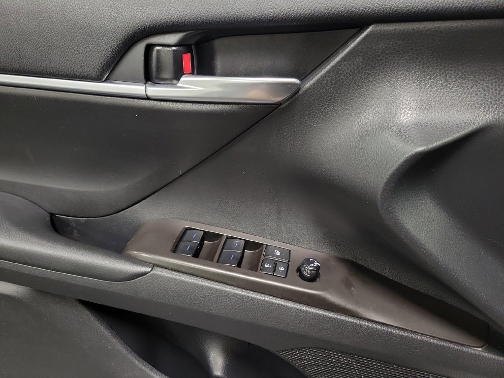 Used 2024 Toyota Camry SE FWD image 27