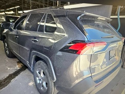 Used 2024 Toyota RAV4 LE AWD/4WD image 8