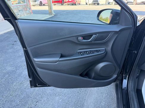 Used 2023 Hyundai Kona SE AWD/4WD image 12