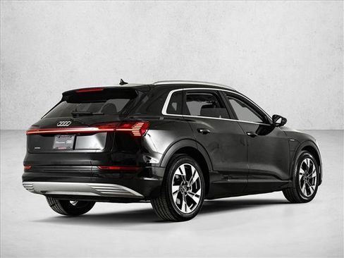 Certified 2023 Audi e-tron Premium Plus w/ Premium Plus Package image 5