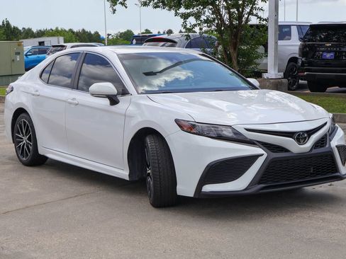 Used 2024 Toyota Camry SE FWD image 23