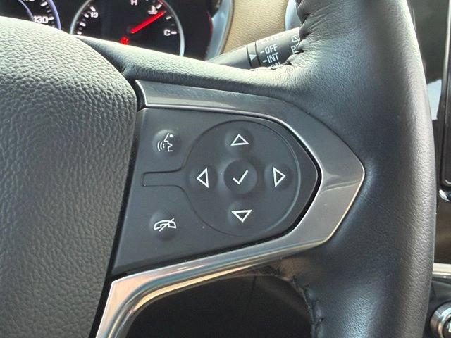 Used 2022 Chevrolet Traverse Premier FWD image 22
