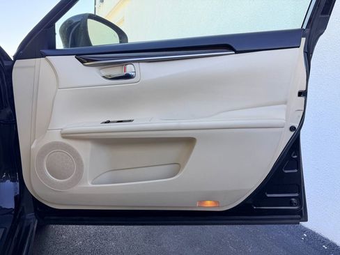 Used 2015 Lexus ES 350 w/ Luxury Package FWD image 26