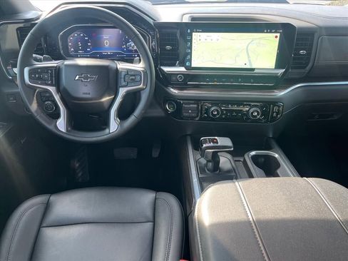 Used 2025 Chevrolet Silverado 1500 LT Trail Boss w/ Convenience Package II image 7