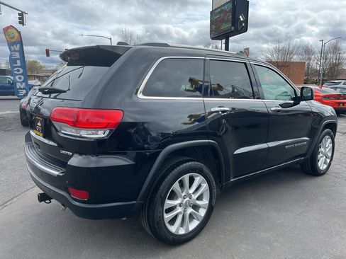 Used 2017 Jeep Grand Cherokee Limited AWD/4WD image 8
