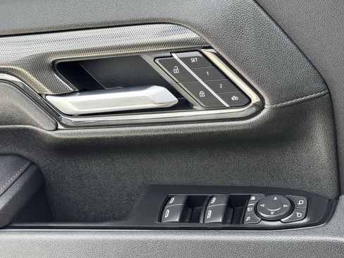 Used 2025 GMC Sierra 2500 AT4 image 28