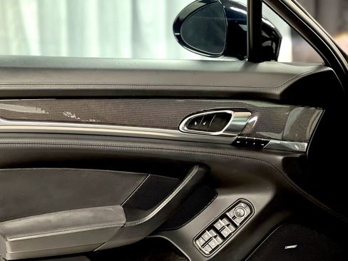 Used 2014 Porsche Panamera GTS image 33