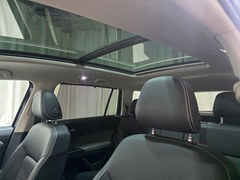 Certified 2023 Volkswagen Atlas SE w/ Panoramic Sunroof Package AWD/4WD image 23