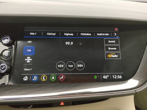 Used 2022 Buick Envision Essence w/ Technology Package I image 25