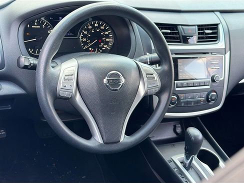 Used 2016 Nissan Altima 2.5 S w/ Power Driver Seat Package FWD image 10