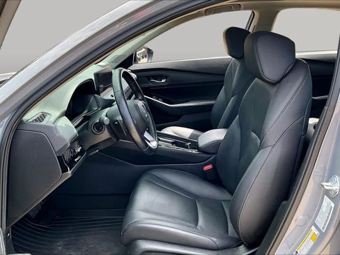 Used 2024 Honda Accord Touring image 8