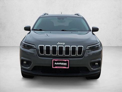 Used 2021 Jeep Cherokee Latitude Plus w/ Sun & Sound Group FWD image 2