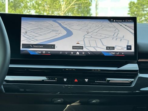 Certified 2024 BMW 530i xDrive w/ Premium Package AWD/4WD image 31