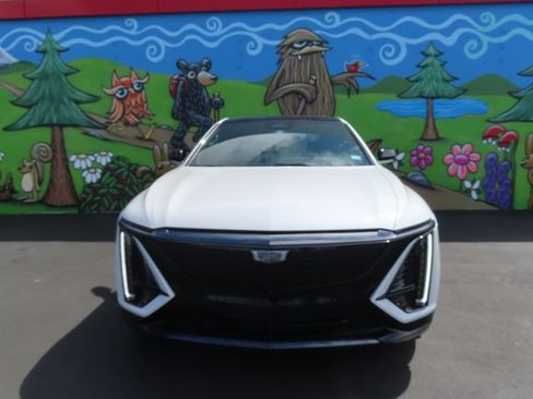 Used 2024 Cadillac Lyriq Sport AWD/4WD image 2