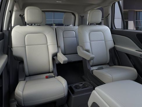 New 2026 Lincoln Aviator AWD w/ Jet Appearance Package image 11