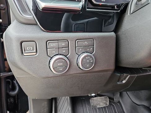 New 2026 GMC Sierra 1500 Elevation image 17