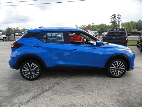 Used 2021 Nissan Kicks SV FWD image 5