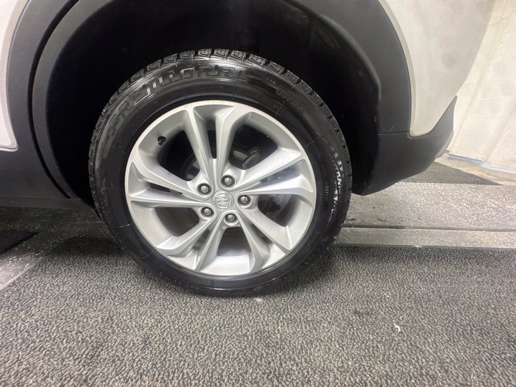 Used 2020 Buick Encore GX Preferred AWD/4WD image 10