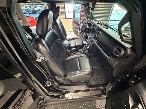 Used 2018 Jeep Wrangler Unlimited Sahara w/ Dual Top Group AWD/4WD image 48